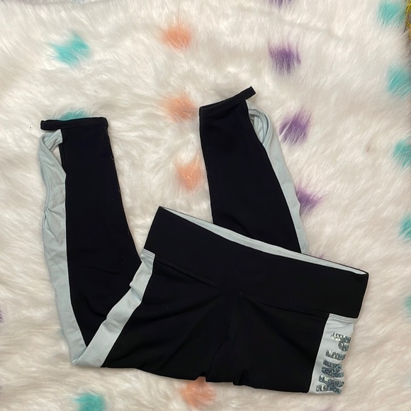 PINK Victoria’s‎ Secret Sequins Cropped Black & Teal Leggings Size Medium - Picture 1 of 9
